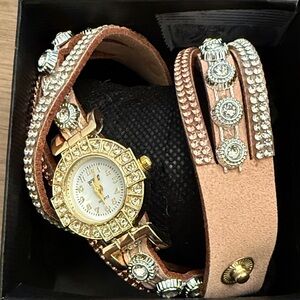 Chic Beige & Gold Crystal-Accented Bracelet Watch – Quartz